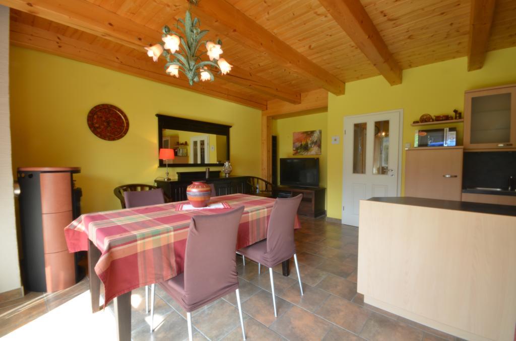 צל-אם-זי Chalet Yulia חדר תמונה