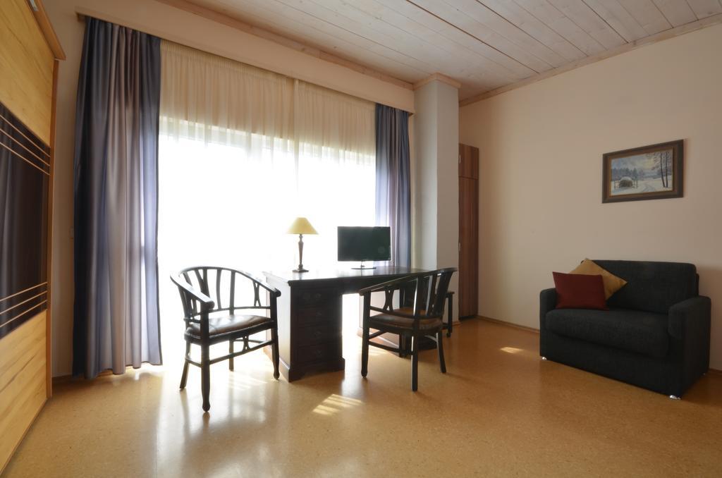 צל-אם-זי Chalet Yulia חדר תמונה