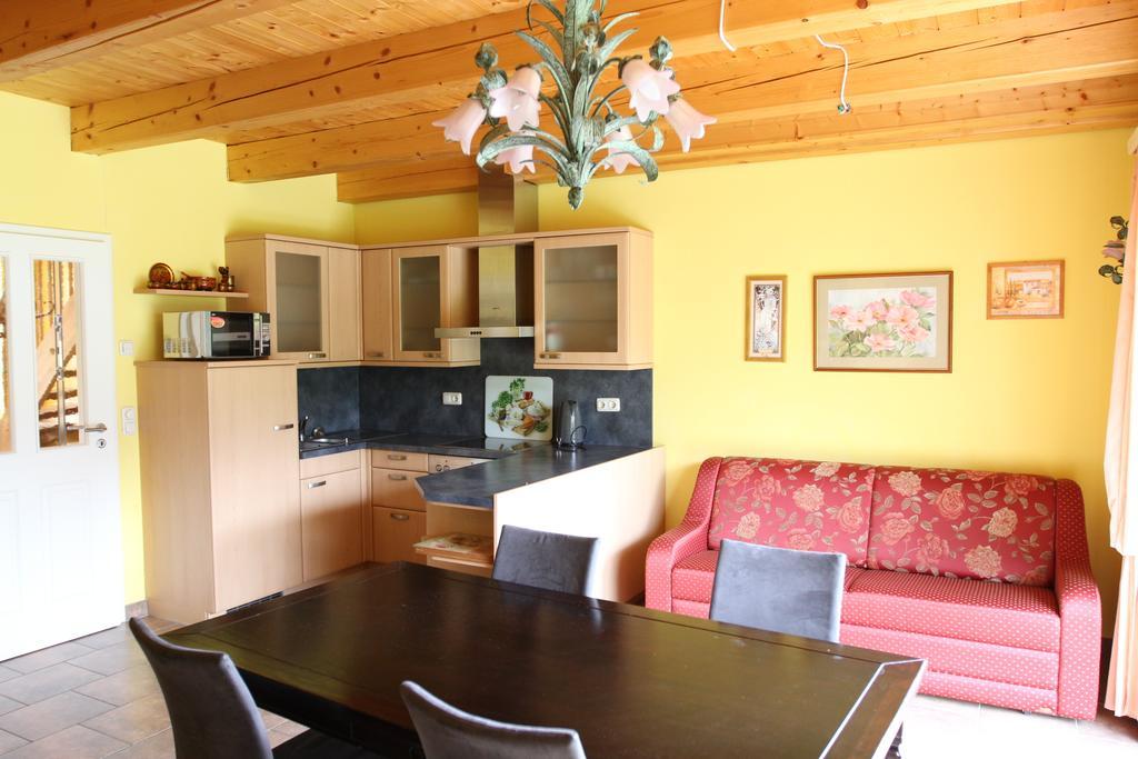 צל-אם-זי Chalet Yulia חדר תמונה